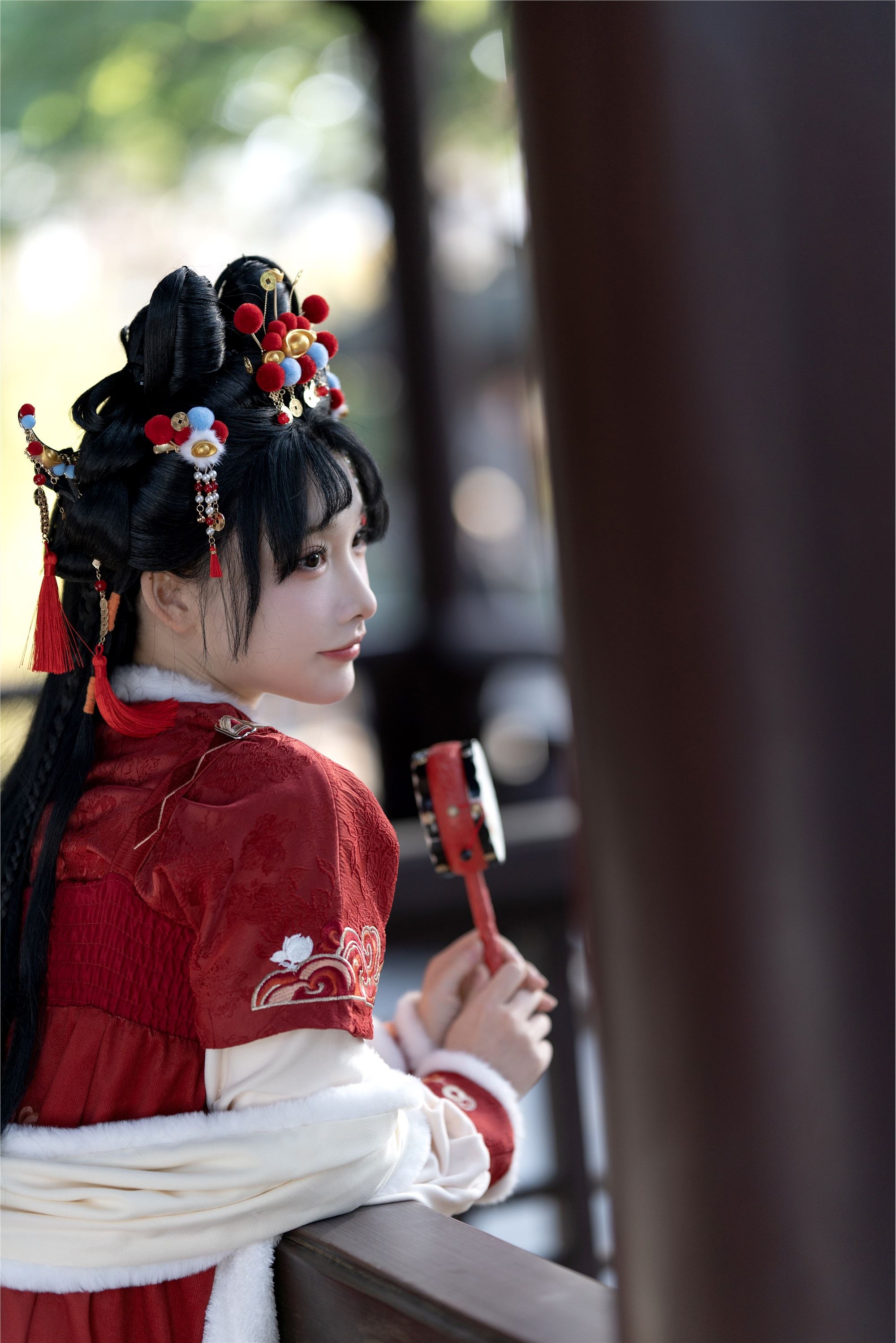 YITUYU艺图语 2025.01.31 红红火火迎新年 一只小羊